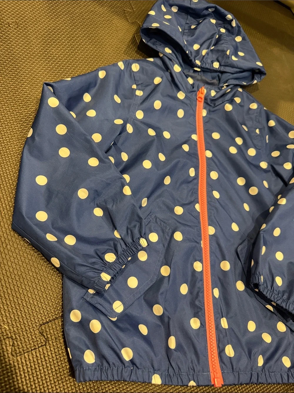 LIKE NEW Carter’s Blue White Polka Dot Rain Jacket / Coat Size 6 Girls